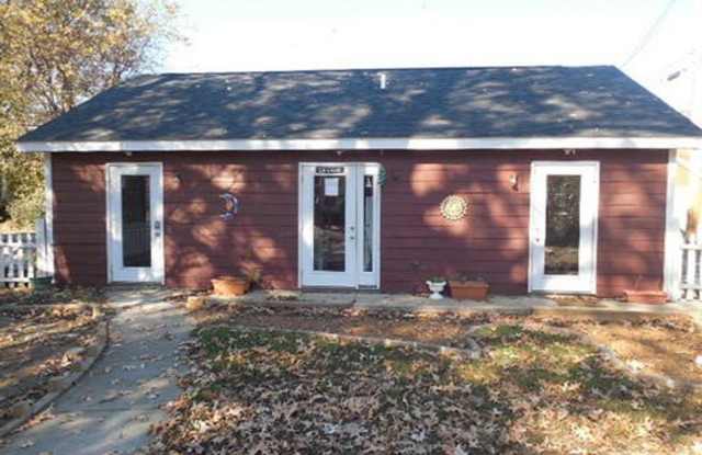 Madison Street Quarters - 1 bedroom 1 bath studio