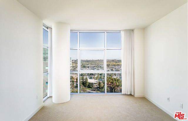 13700 Marina Pointe Drive