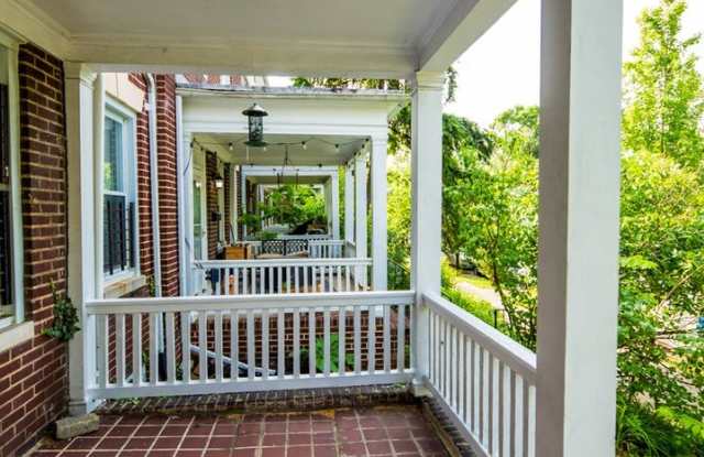 2026/2027 JHU Off-Campus 5bd/2ba Rowhome w/ W/D!! Available 6/7/26