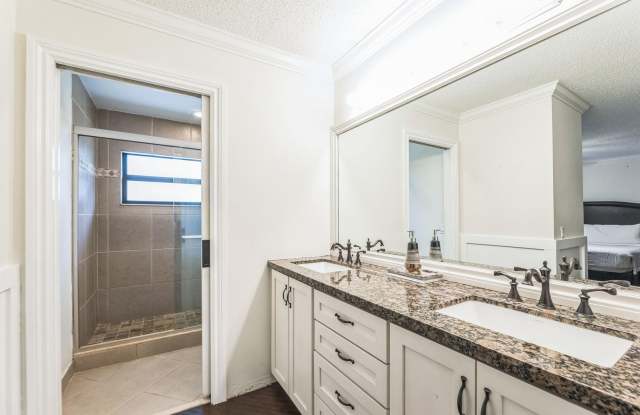 2924 NW 69TH CT FORT LAUDERDALE, FL 33309