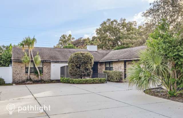 3432 Gleaves Court