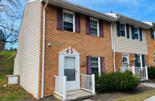 2 Bedroom, 1.5 Bath Townhouse