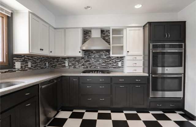 7740 Arlington Avenue N