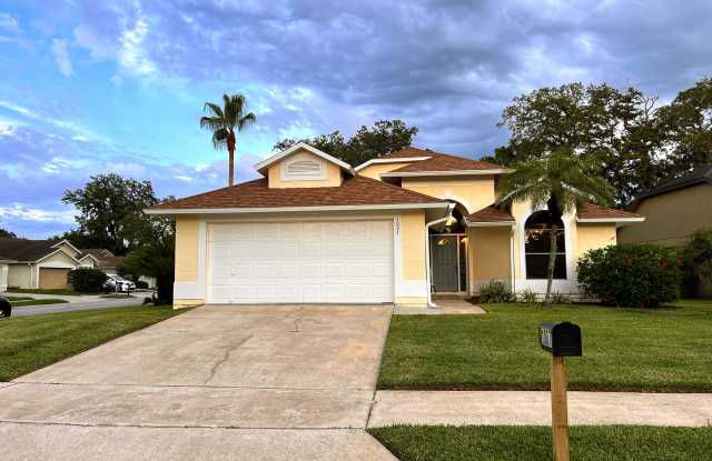 1007 Henson Ct