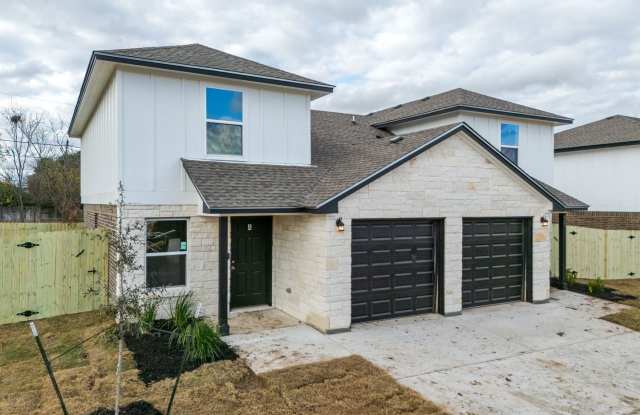 807 White Meadow
