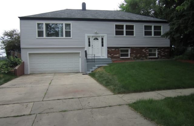 13 West Beechwood Ct - 13 West Beechwood Court, Buffalo Grove, IL 60089