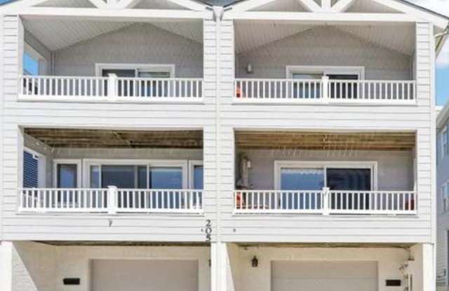 Photo of 205 4th St N