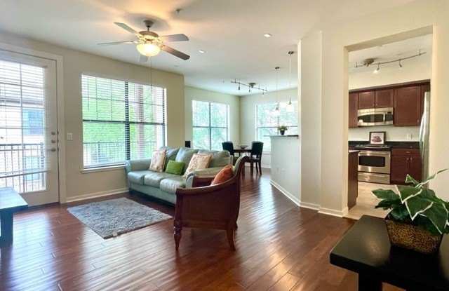 7342 Oak Manor