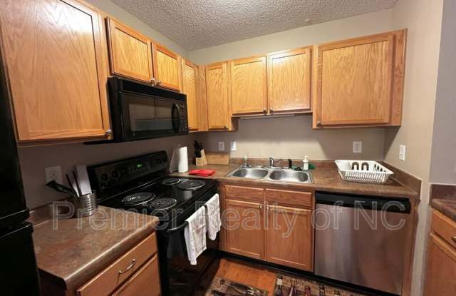 1960 Crest Hollow Dr