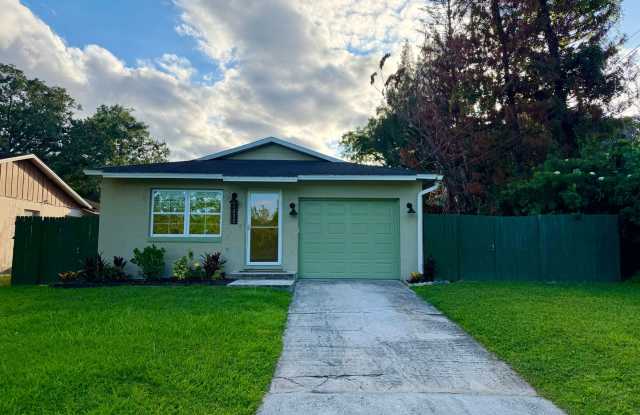 FOR RENT - 3/2 w/Garage - 1232 Sasoon Ave