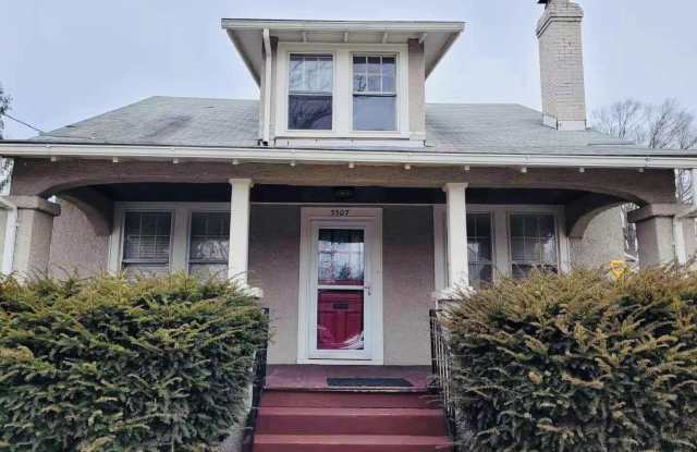 3507 N PERSHING DRIVE