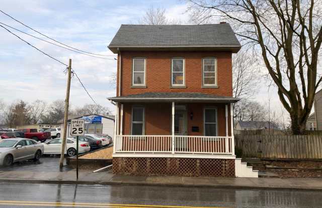 Spacious Manheim 3 Bedroom, 2 Bath House