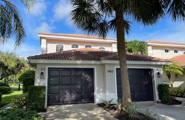 ANNUAL RENTAL - HERITAGE GREENS - 2 BR + DEN /2 BATH! GOLF COURSE VIEWS!!