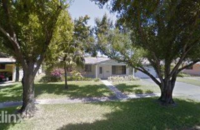 5250 SW 5th St - 5250 Southwest 5th Street, Plantation, FL 33317