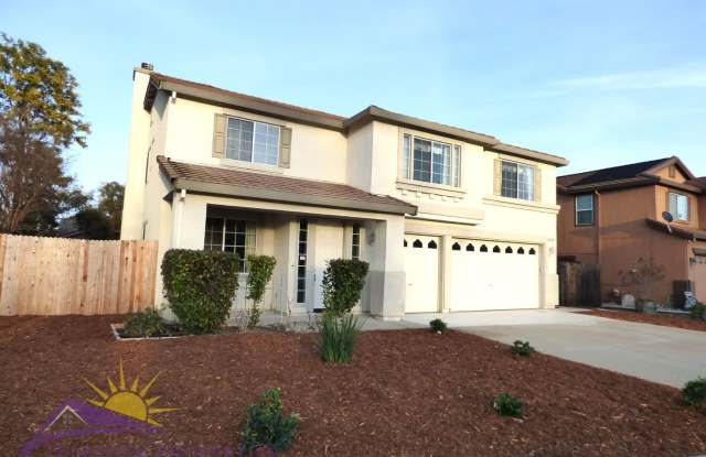 Open Spacious 5 Bed 3 Bath 2,992sqft Two Story Folsom Home - 1016 Berg Court, Folsom, CA 95630