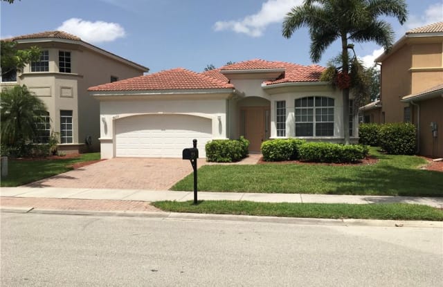 8673 Pegasus DR - 8673 Pegasus Drive, Fort Myers, FL 33971