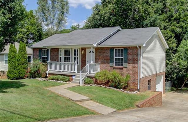 572 Somerset Ln - 572 Somerset Lane, Clarksville, TN 37042