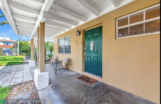 Photo of 805 NE 17th Ave