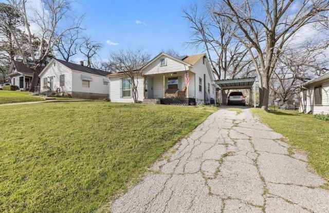 1505 W Johnson Street