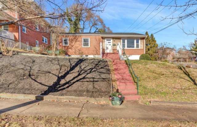 1001 Howbert Avenue Southwest - 1001 Howbert Avenue Southwest, Roanoke, VA 24015