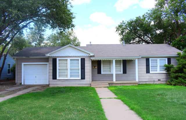Super Cute 2 Bedroom Home in Tech Terrace!