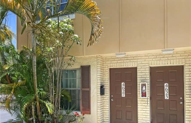 4627 NW 9th Dr