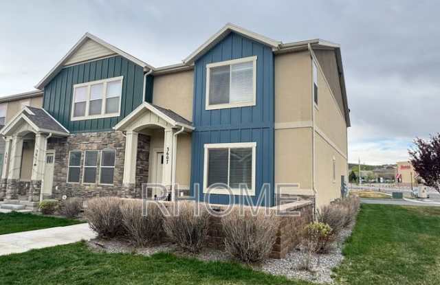 3607 E Sapphire Creek