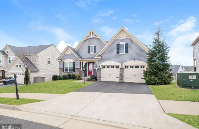 2004 SOUNDINGS CRESCENT COURT