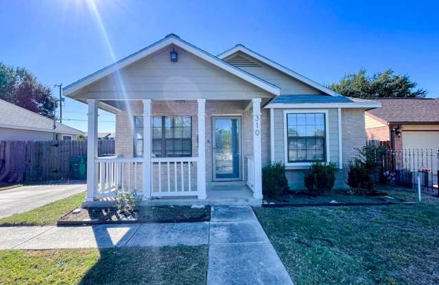 Charming Single-Story, 3Bed/2Bath Gem Minutes from Southtown