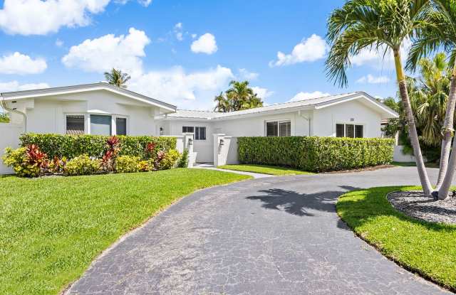 Coastal Elegance Awaits! Stunning 5-Bedroom Home in Prime Fort Lauderdale Location
