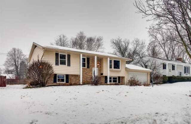 921 Foxwood Circle - 921 Foxwood Circle, Geneva, IL 60134