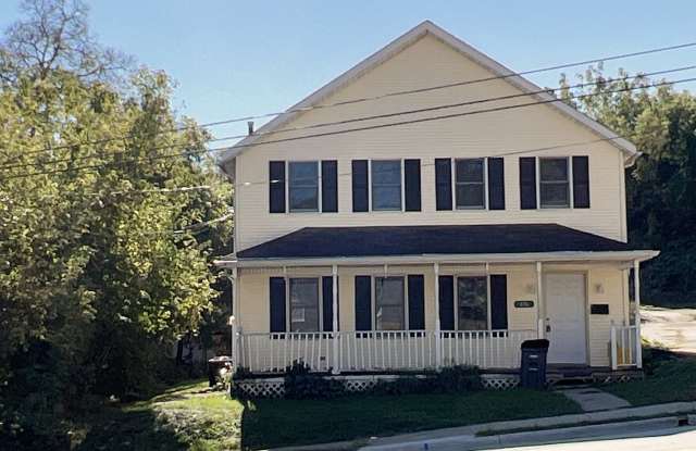 696 University Avenue