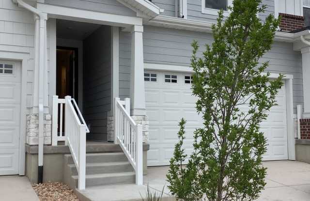 New Construction Townhome Located in Prime Saratoga Springs Location.