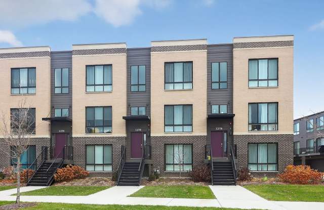 Photo of 1276 Lakepointe Drive S