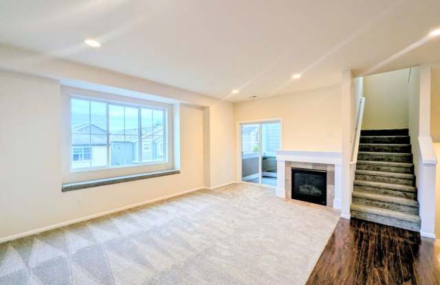 4Bd/2.75Ba Lake Stevens House