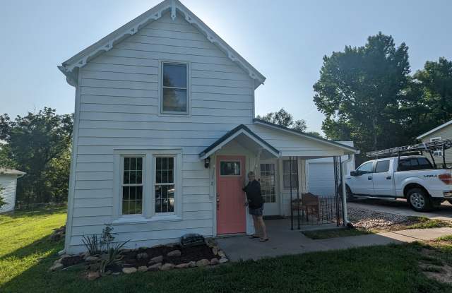 Photo of 1017 N 10th St