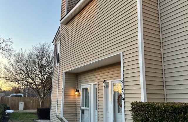 3BR/2BA in North Beach Condos on Shore Drive Near Chic's Beach!