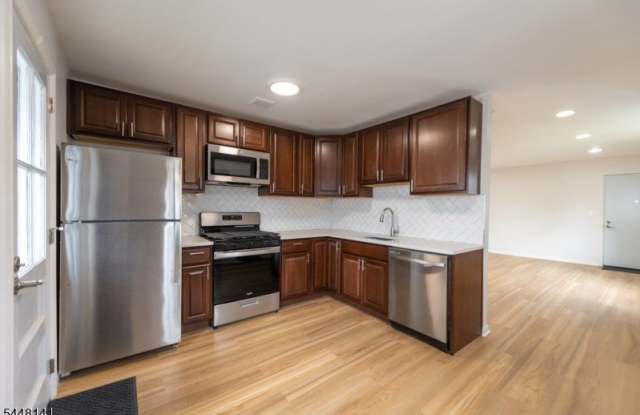 37 Spencer Pl
