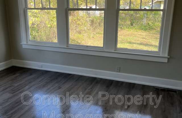 325 12th Street Southwest