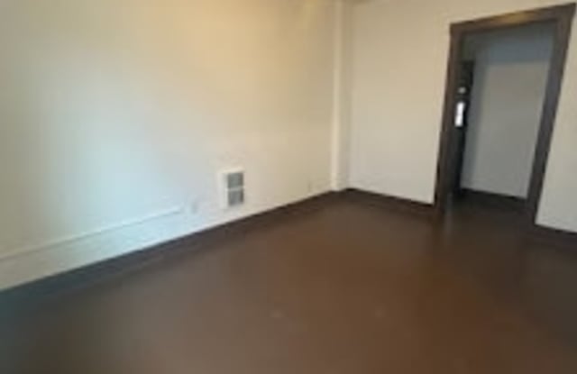 122 E 16th Ave