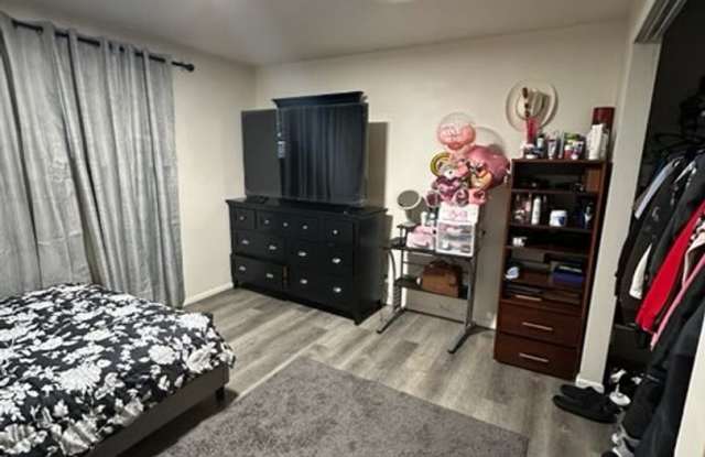 IN UNIT LAUNDRY-- $1195 Rent from August to December