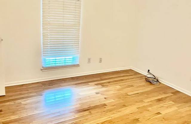 Room in 3 Bedroom Home at Barrington Dr E