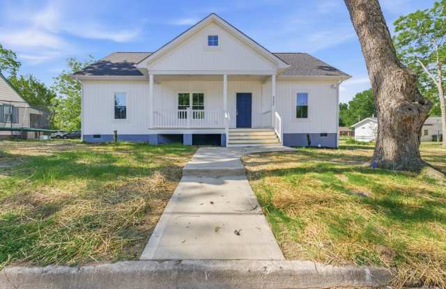 2206 Grant St, Hopewell, VA 23860