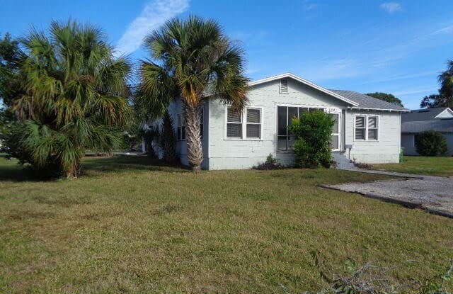 1041 6TH Avenue N - 1041 6th Avenue North, Jacksonville Beach, FL 32250