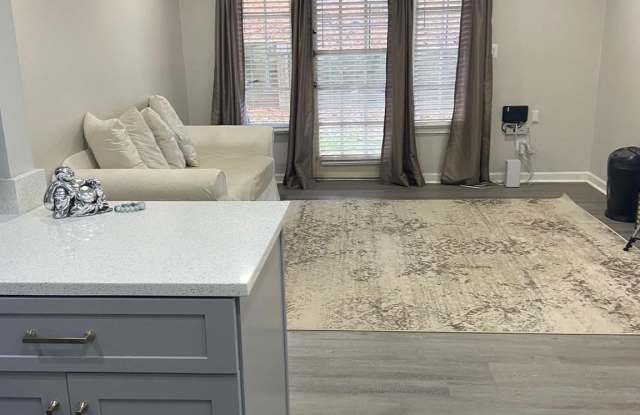 5900-K SURREY HILL Place unit: 697