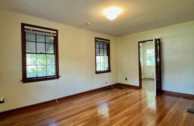 1615 COPELAND Street