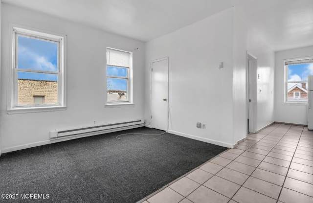720 Cortlandt Street unit: Apt 5