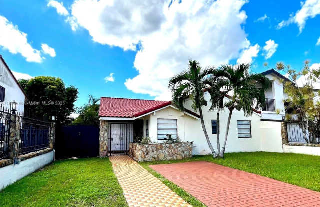 Photo of 902 SW 126th Ave