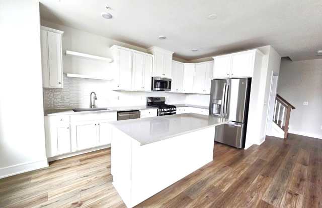 43400 FARRINGDON SQUARE