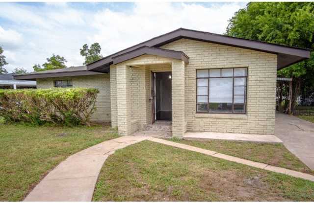 Photo of Perfect Property Near Downtown